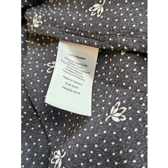 Talbots Boho Dotted Floral Long Sleeve V-Neck Top Women Size M Black White Work - Picture 4 of 5